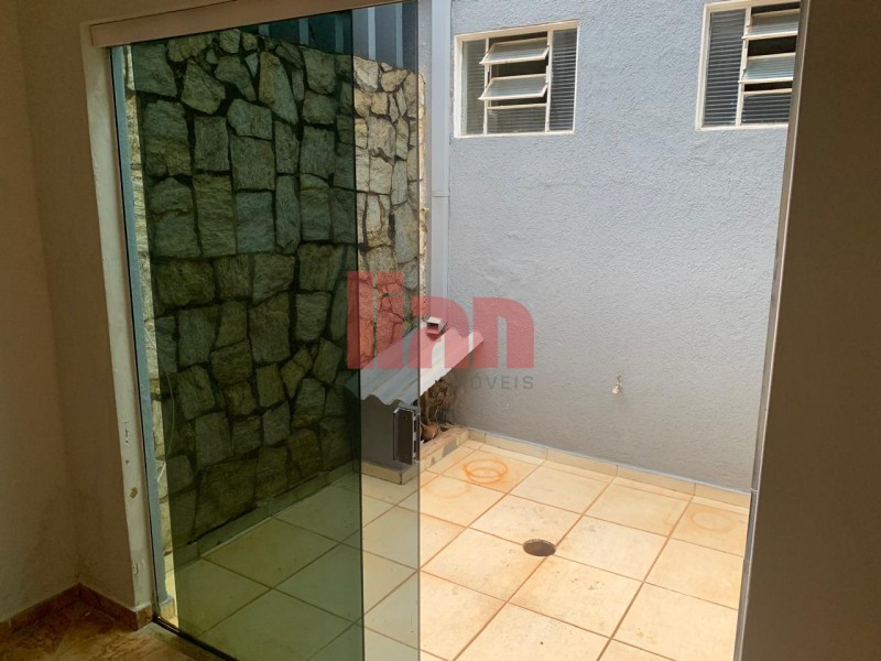 Casa para alugar com 3 quartos, 108m² - Foto 13