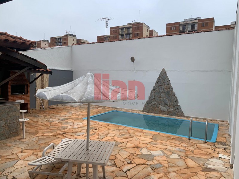 Casa para alugar com 3 quartos, 108m² - Foto 2